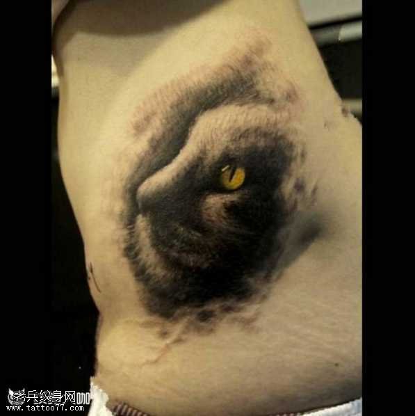 腰部猫咪纹身图案