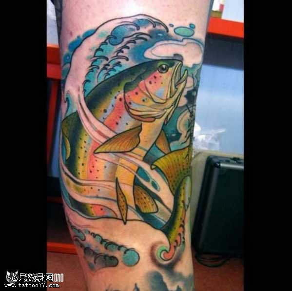 腿部鲤鱼纹身图案