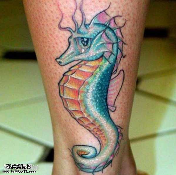 腿部海马纹身图案