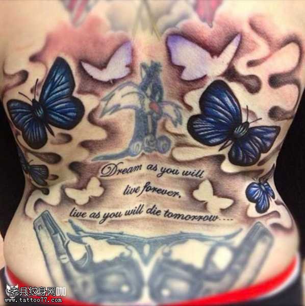 腰部蝴蝶纹身图案