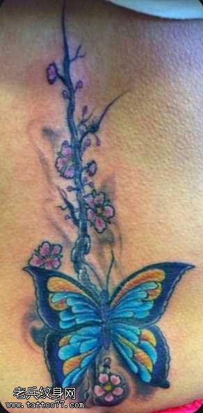 腰部蓝蝴蝶纹身图案