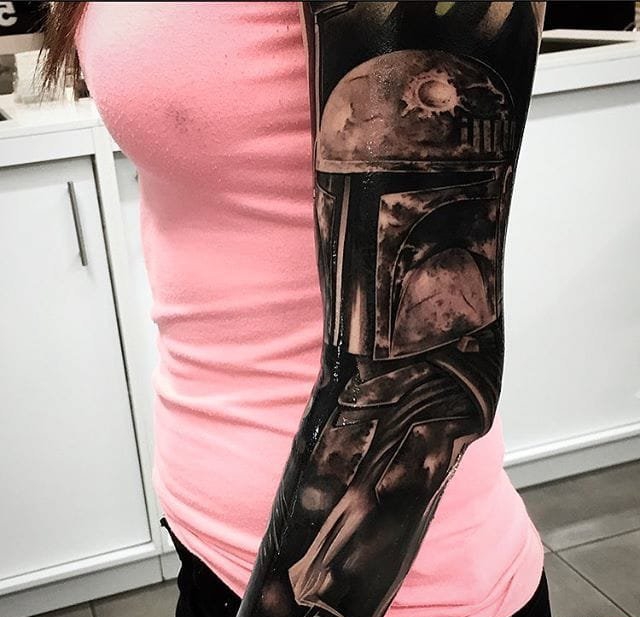 现实主义风格黑灰色纹身图案来自德鲁