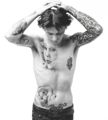 男人手臂图腾纹身