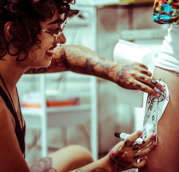 梦幻世界的漂亮水彩纹身图案