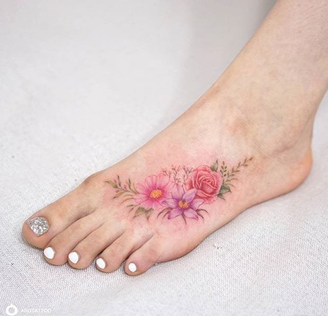 漂亮的绘画风格及插花图案纹身图片