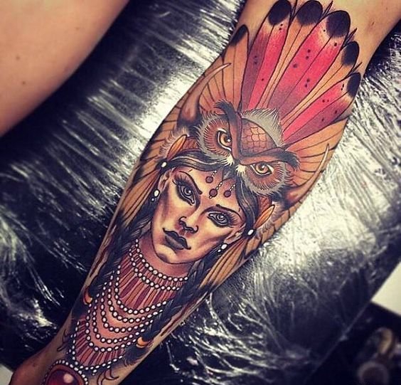 小腿上漂亮的印第安部落女人纹身图案