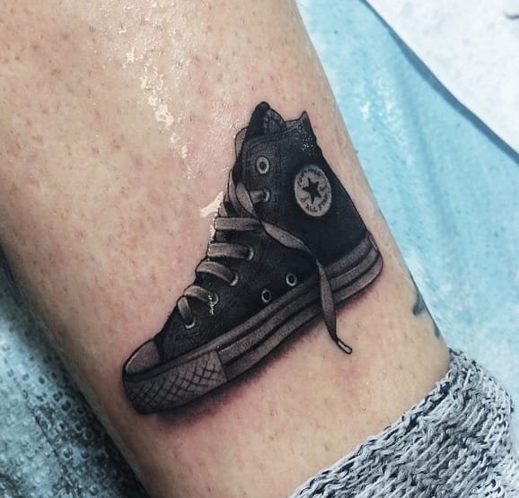腿部帅气运动鞋纹身图案来自丹史密斯