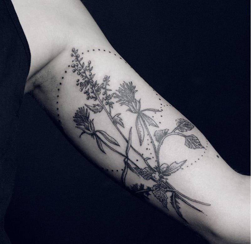 多款微妙的黑色点刺纹身图案