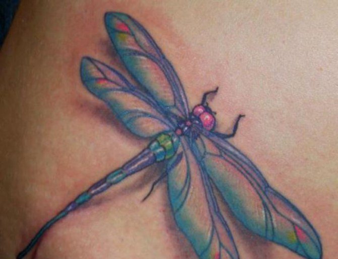 女人喜欢的漂亮的蜻蜓纹身图案