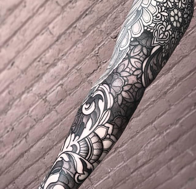 漂亮的黑色装饰性纹身图案来自劳拉玉