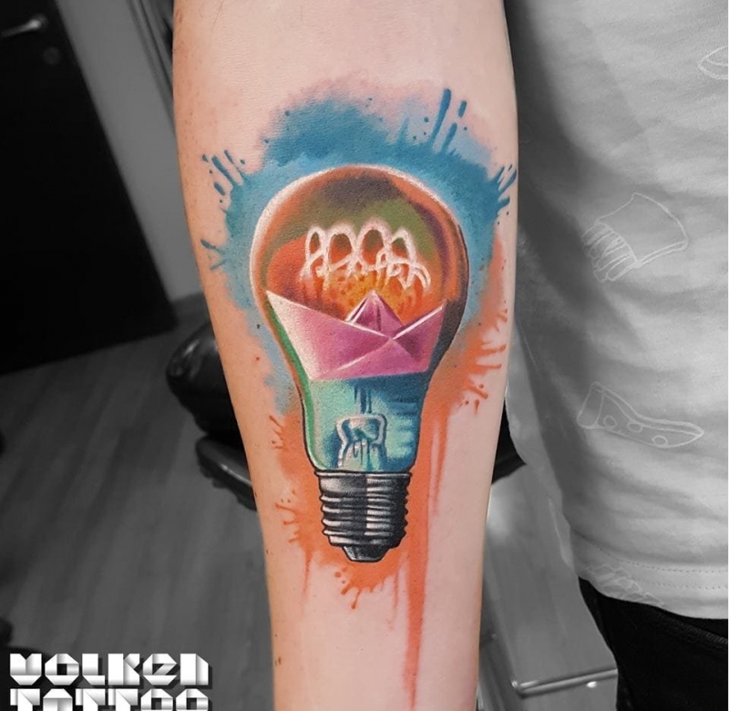 手臂上水彩泼墨唯美纹身图案来自沃肯