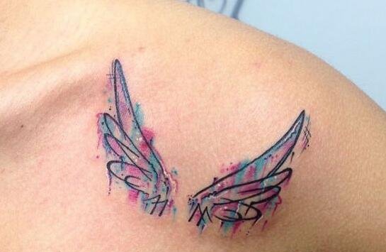 唯美清新羽毛天使翅膀纹身图案