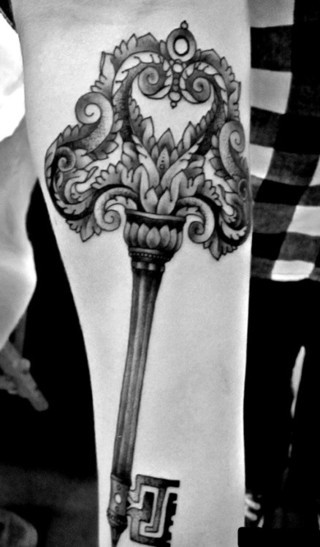 男士手臂抽象纹身图案