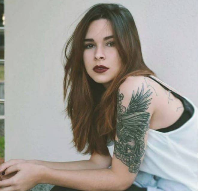 精致的代表各种启发含义的黑色点刺纹身图案来自加芙列拉