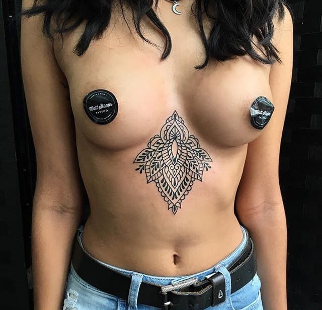 漂亮的黑色点刺几何图形装饰花纹身图案来自马特