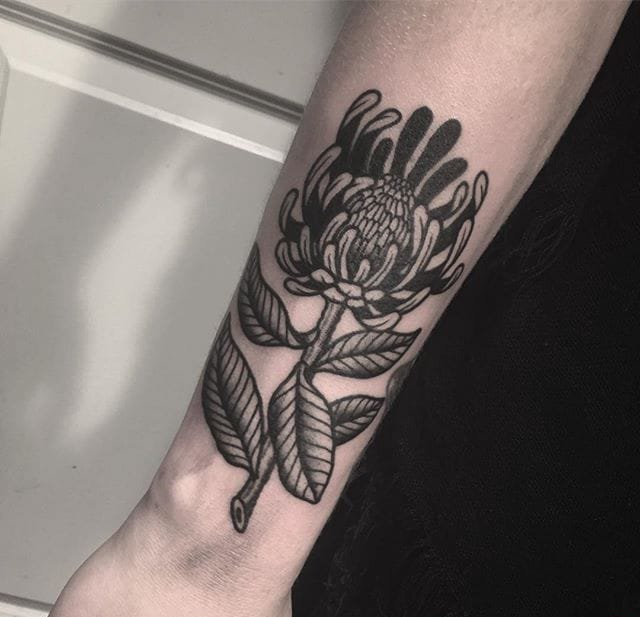 漂亮的黑色花卉纹身图案