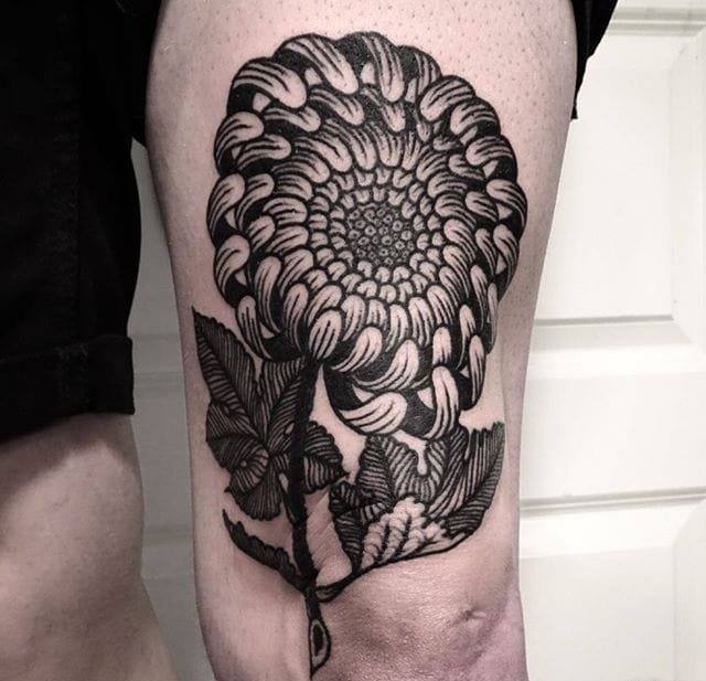 漂亮的黑色花卉纹身图案