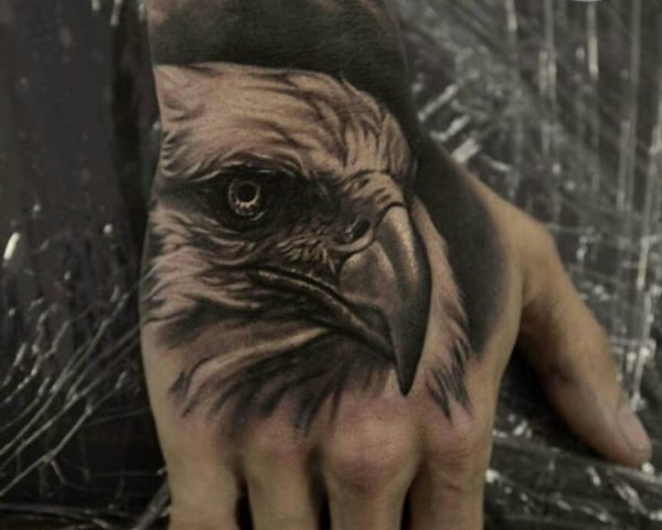 手背帅气的动物纹身图案