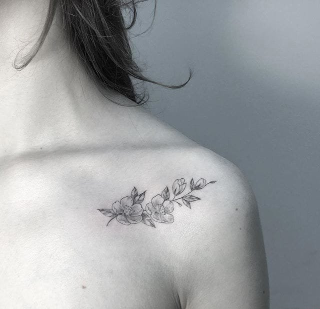 多款女性可爱的锁骨花卉纹身图案