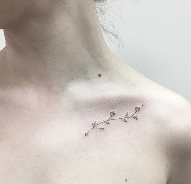多款女性可爱的锁骨花卉纹身图案