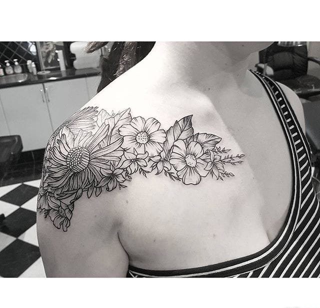 多款女性可爱的锁骨花卉纹身图案