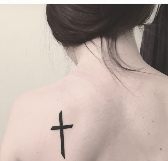 简单的黑色粗线十字架纹身图案