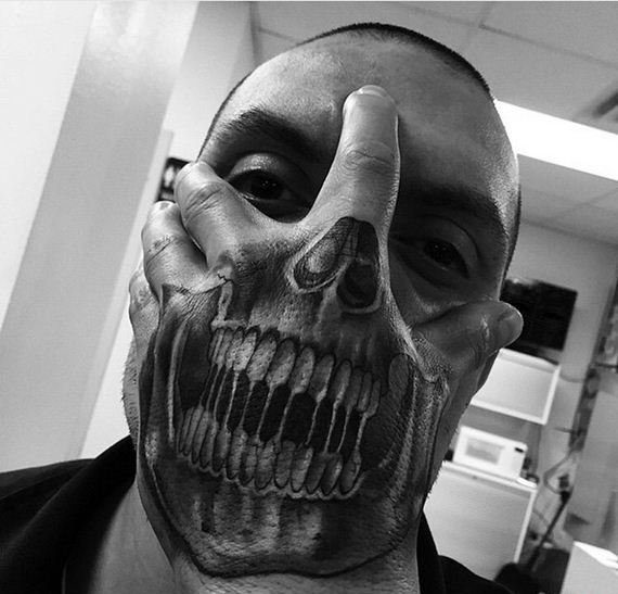 让人无法直视的恐怖的纹身图案