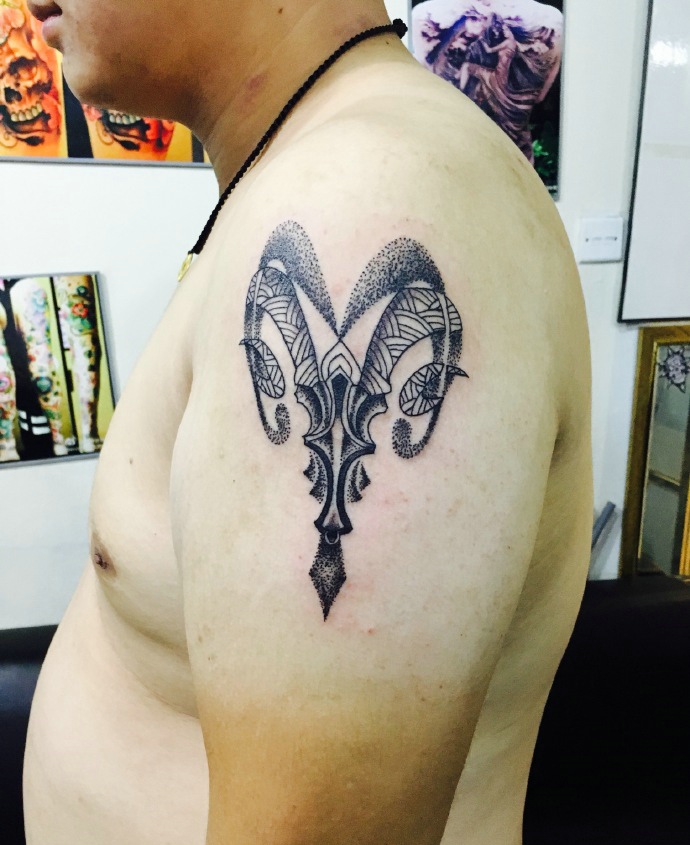 一组超级耐看的手臂图腾纹身图案