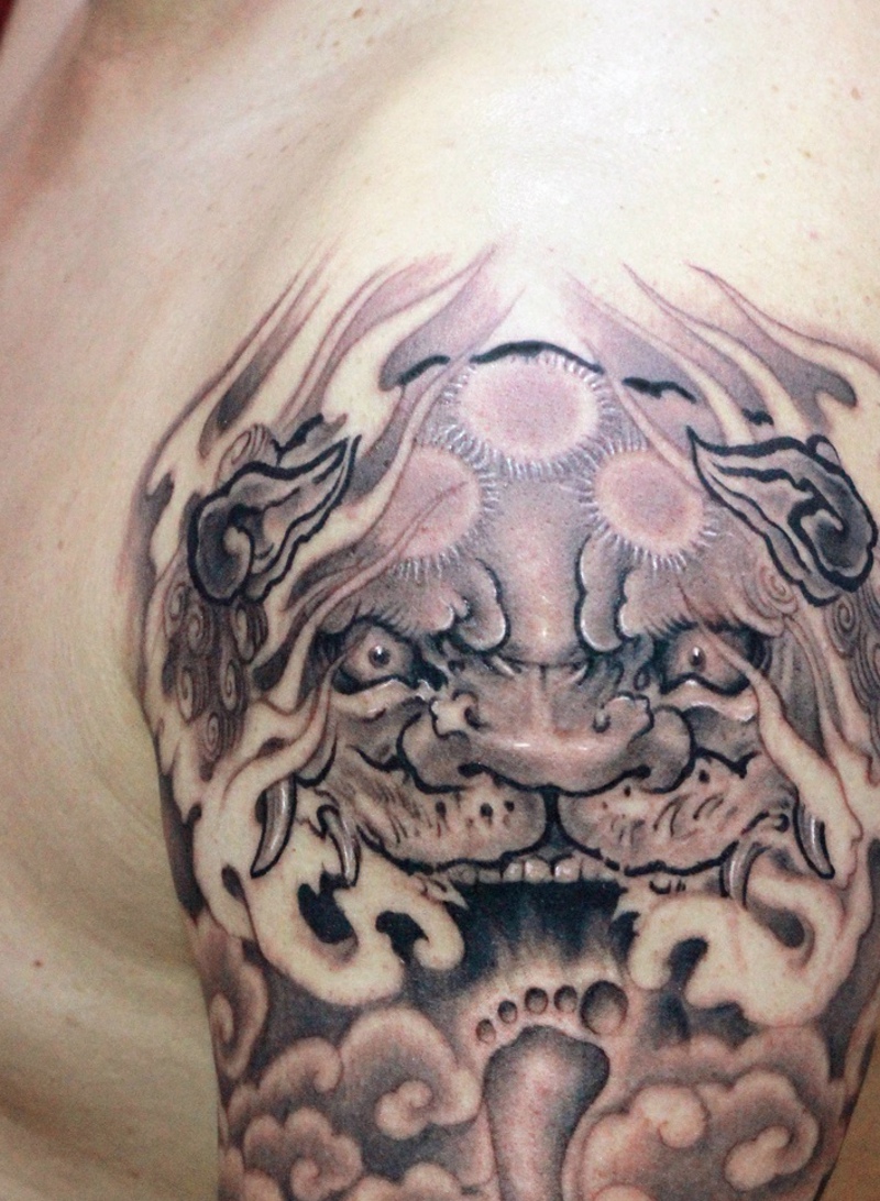 大臂老传统黑灰大黑天纹身图案