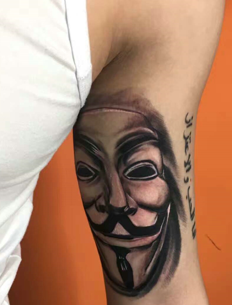 手臂内侧让人恐慌的个性纹身图案