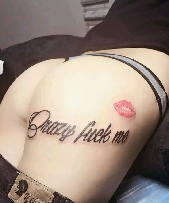 让人尖叫的屁股处英文纹身图案