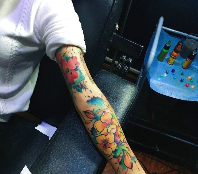 水彩个性时尚花臂花朵纹身图案