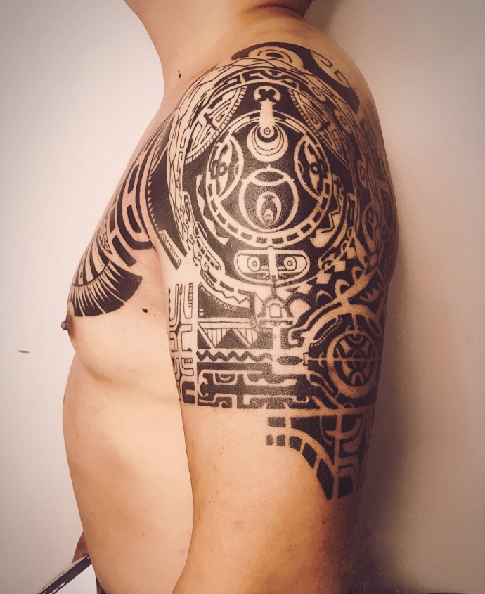 超级炫酷的经典半甲纹身图案