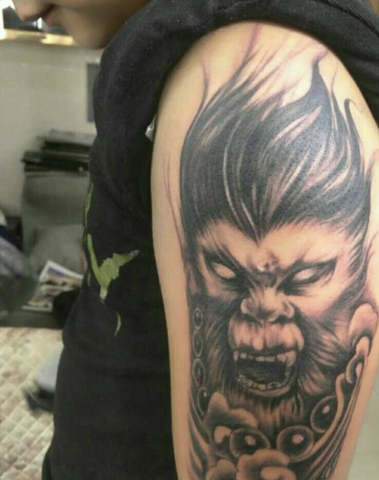 手臂美猴王纹身图案个性任性嚣张