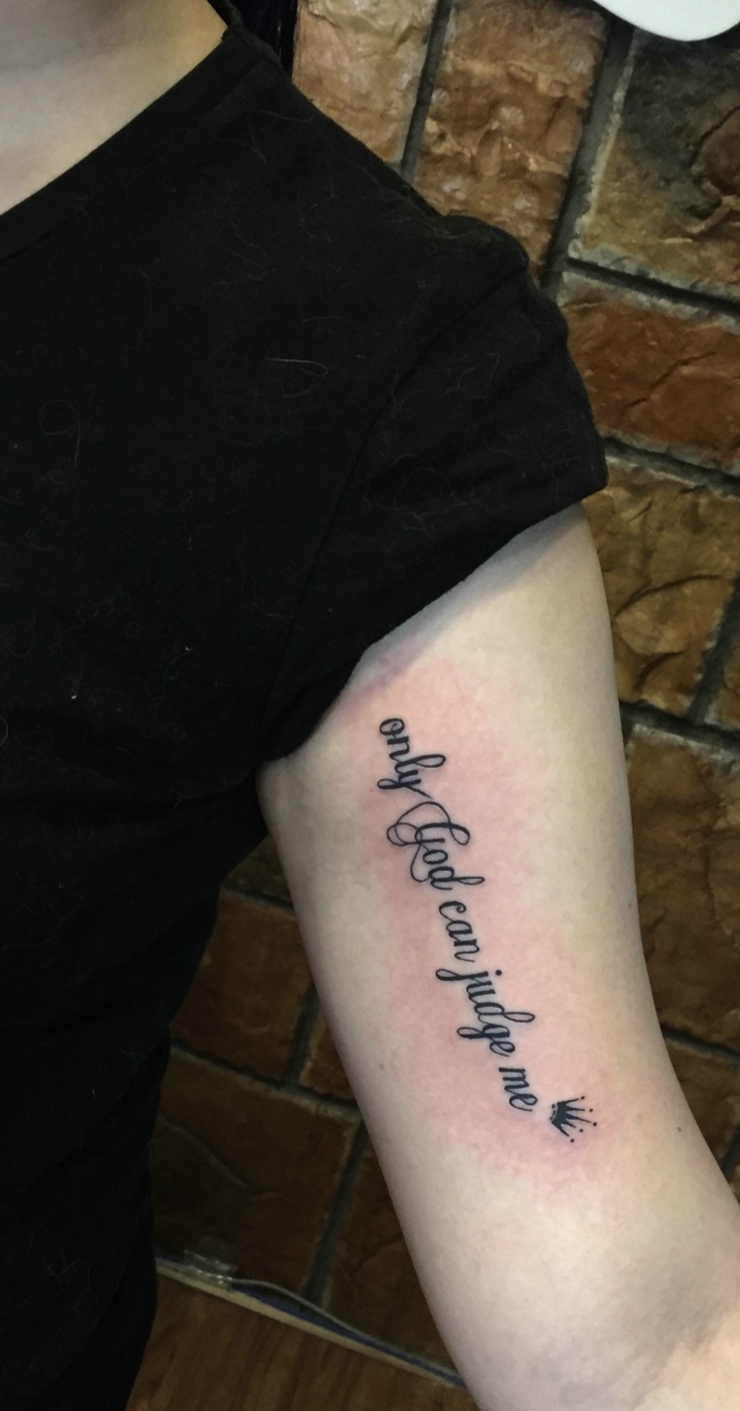 手臂内侧英文纹身图案简单大方