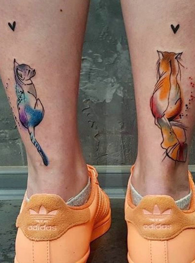 双小腿外侧可爱水彩动物纹身图案