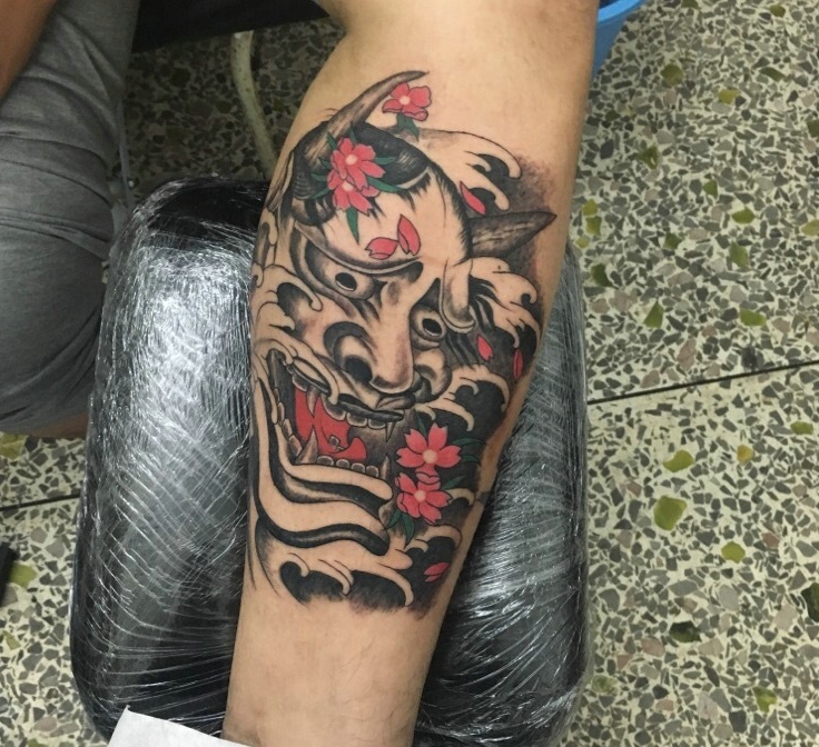 心情极好的腿部小般若纹身图案