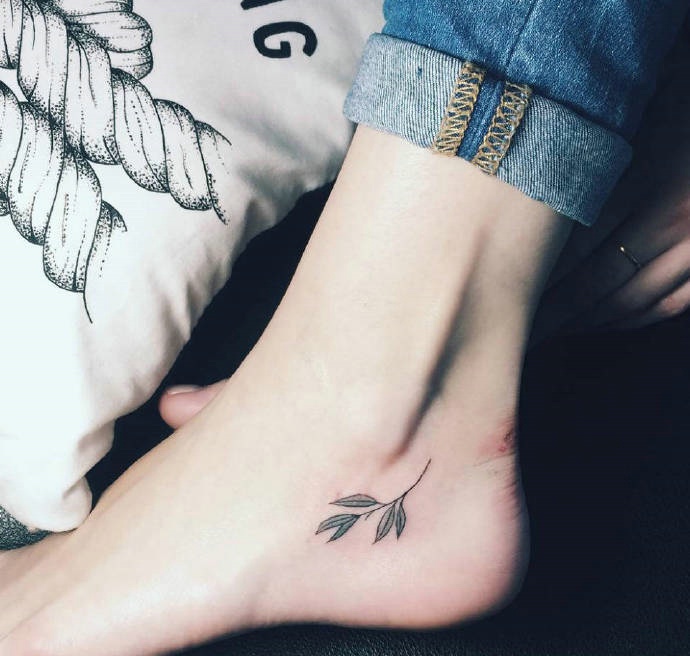 裸脚处小清新简约图腾纹身图案