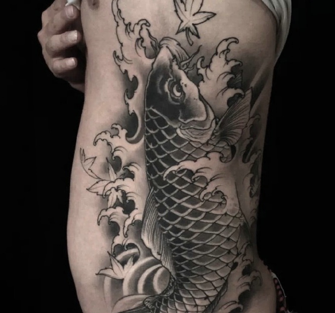 一组活力年轻派的鲤鱼纹身图案