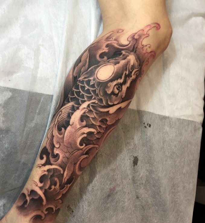 一组活力年轻派的鲤鱼纹身图案