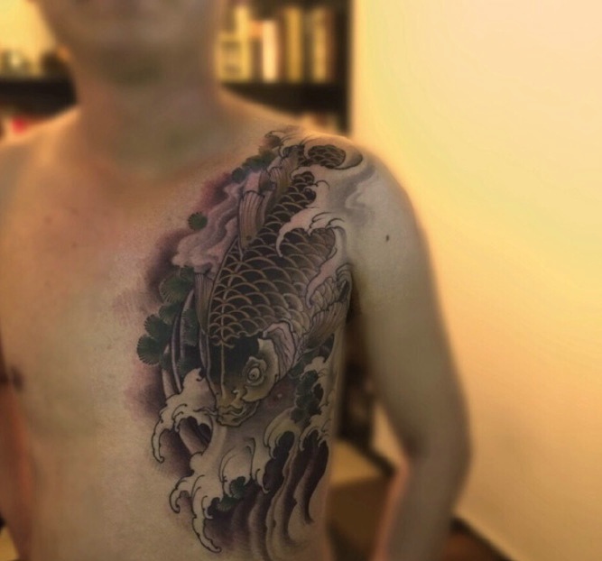 一组活力年轻派的鲤鱼纹身图案