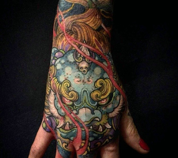 一组超级野性的满手背图腾纹身图案