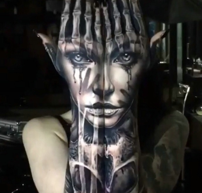 拼接而成的双手臂3d肖像纹身图案