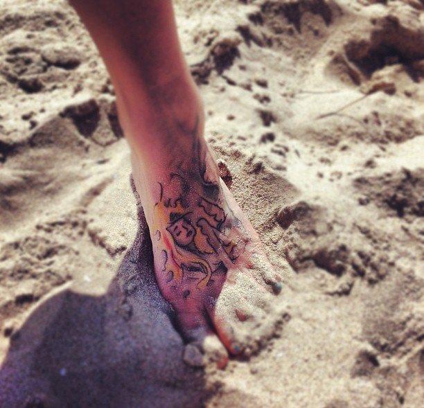 多款纹身女性漂亮的美人鱼纹身图案