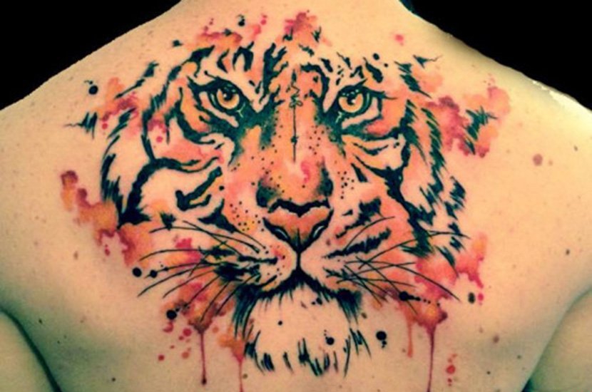 很帅气很凶猛的老虎纹身图案