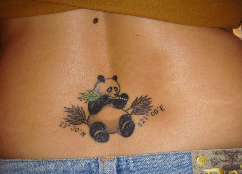 可爱的黑白熊猫纹身图案