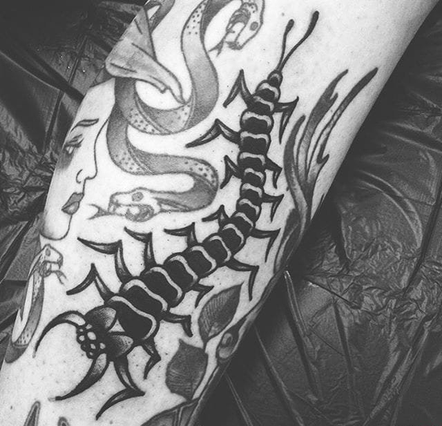 10款漂亮黑色蜈蚣纹身图案