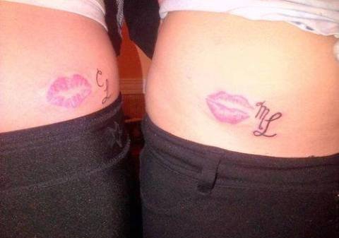 女闺蜜好友一样或相匹配的纹身图案