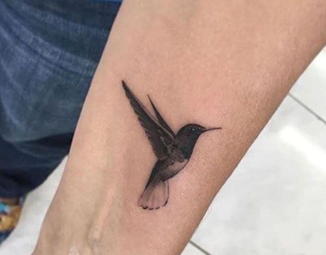 多款女孩喜爱的蜂鸟纹身图案