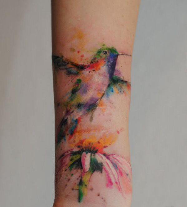 多款女孩喜爱的蜂鸟纹身图案